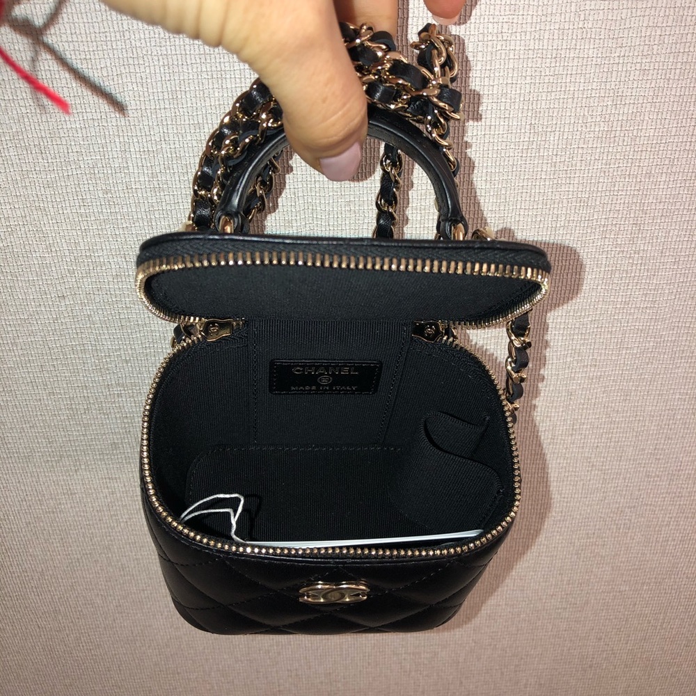 Chanel quilted mini vanity brand new with tags!